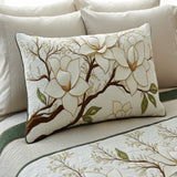 Gestepptes Kissenbezug mit blühender Magnolia NCU0NT6642